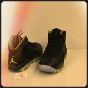 Retro 10 "Venom Green"