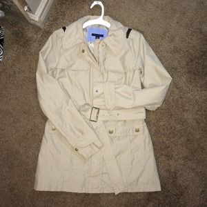 ✨Tommy Hilfiger Trench Coat 💯% Authentic✨