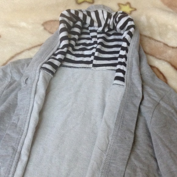 gray sweater - Picture 2 of 3