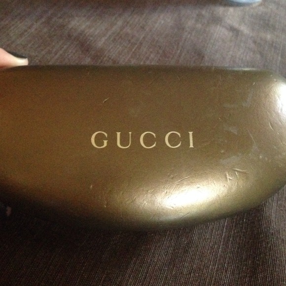 Authentic Gucci Aviators. Gold/White