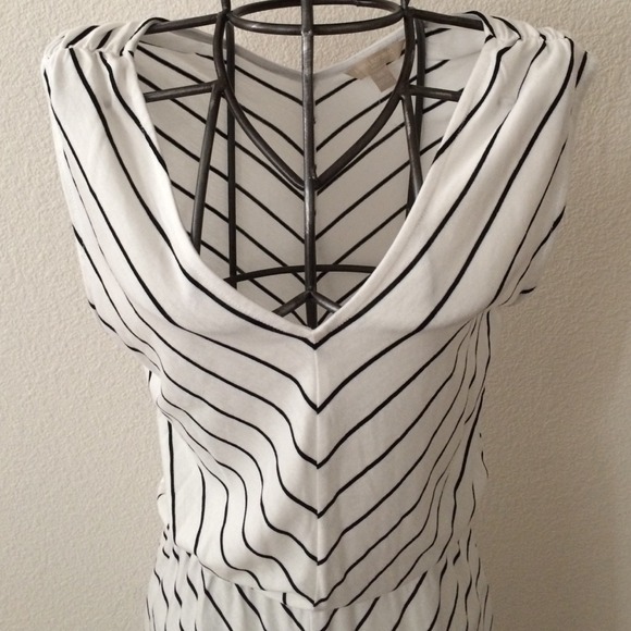 NWOT White/Black Chevron Stripe Maxi Dress - Picture 2 of 3