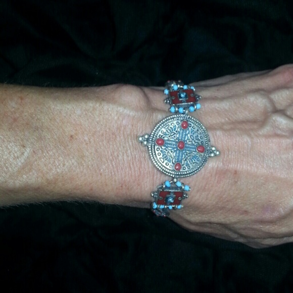 Turquoise & Coral Bracelet - Picture 3 of 4