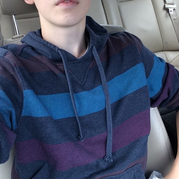 Sweatshirt - Picture 3 of 3