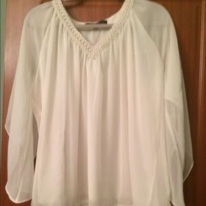 ⛔️SOLD SOLD Beautiful white float top size L