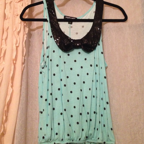 Adorable retro tank💙<3