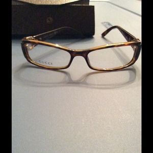 Gucci eyeglass frames. 54-16-140