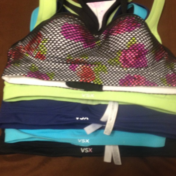 Victoria's Secret sports bras (X5)