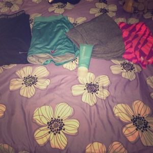 Bundle trade for @dudeeitscarla 🎀🎀 reserved! 💌