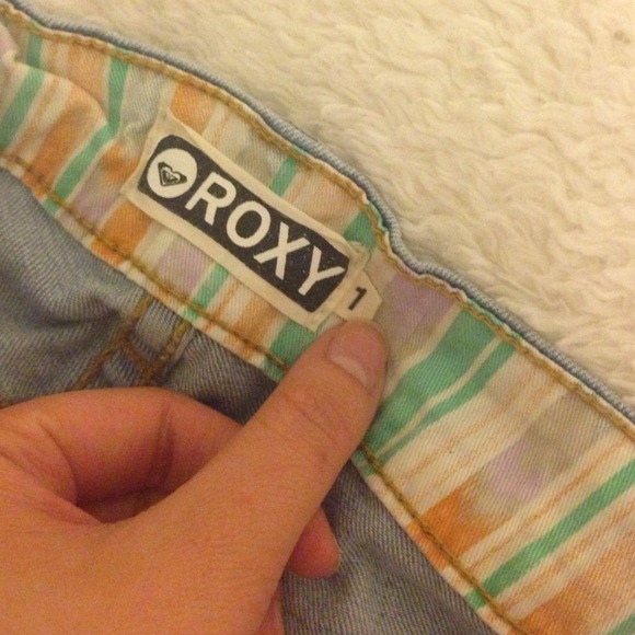 Adorable Roxy shorts! - Picture 3 of 3