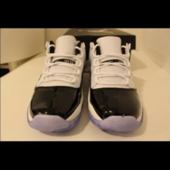 Air jordan 11s low
