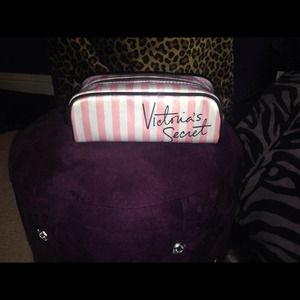 ⚠️ Hold ⚠️ Victoria's Secret Make Up Bag