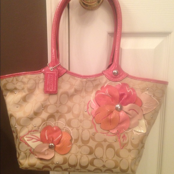 🌺Coach Bleeker Floral tote🌺
