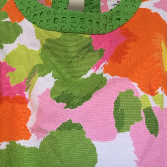 ✨BUNDLED✨Floral Vineyard Vines dress - Picture 2 of 4