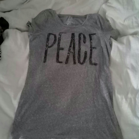 **SOLD**_American Eagle Outfitters T-shirt - Picture 3 of 3