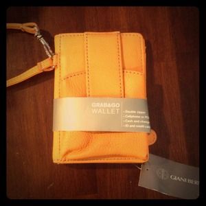 •Reduced!!! Grab and Go Wristlet and Wallet