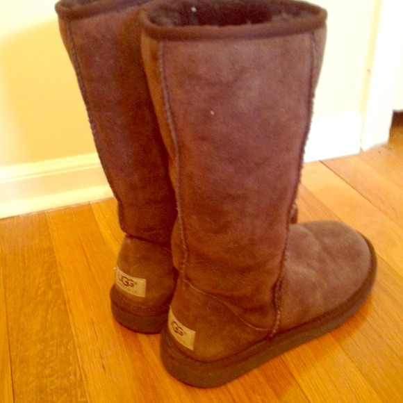 🎀Tall Dark Brown Uggs!!!🎀