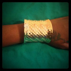 Cuff bangle bracelet