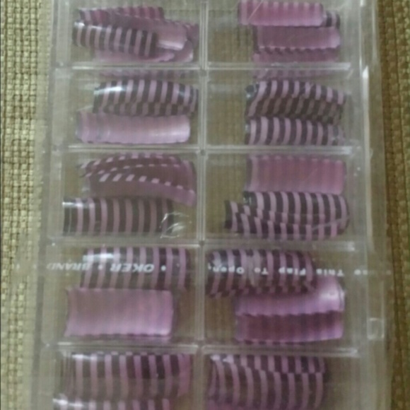 Pink and Blk Striped Acrylic Nail Tips ★NOT TRADIN