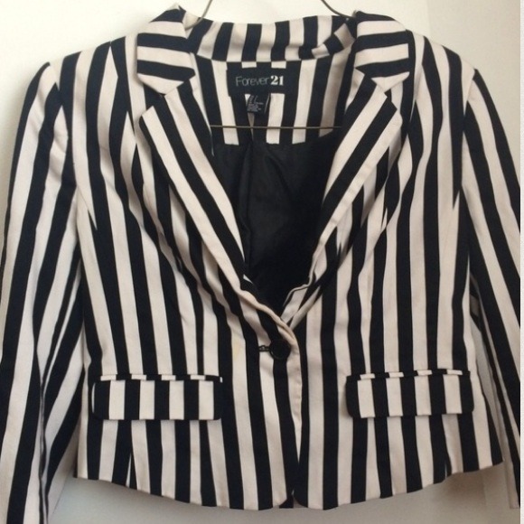 Black and white blazer❤️