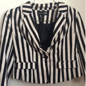 Black and white blazer❤️