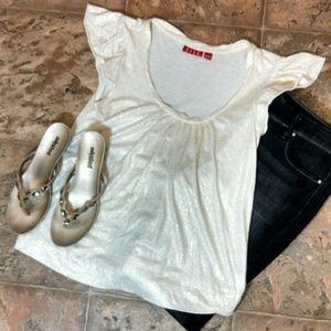 Elle gold highlight scoop neck top