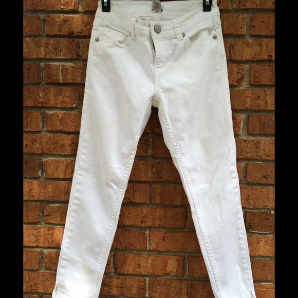 Cache Jeans! - Picture 4 of 4