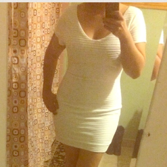 White bodycon dress❤️