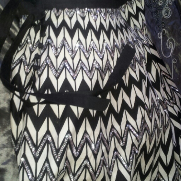 BCBG MAXAZRIA SEQUIN SKIRT SISZE - Picture 3 of 4