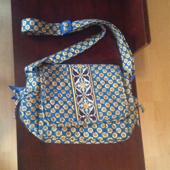 Vera Bradley messenger handbag-Riviera Blue