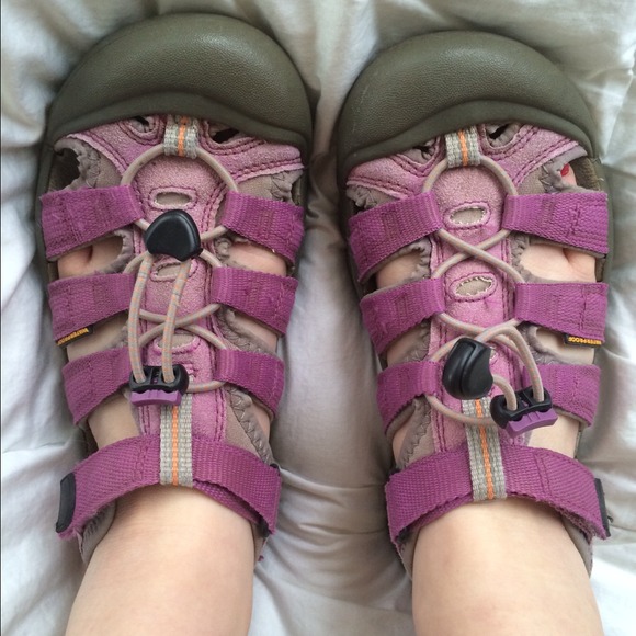 ⚡️REDUCED!!!⚡️KEEN Waterproof Sandals