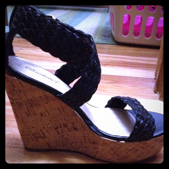 Black wedge shoe