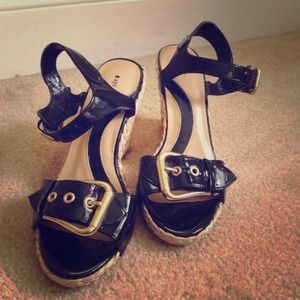 Apt.9 Black and Gold Wedge 3+ Inch Heels Size 7