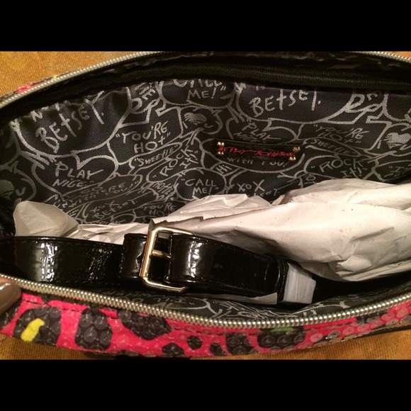 SOLD!!!   NWT Betsey Johnson Laptop Bag - Picture 4 of 4