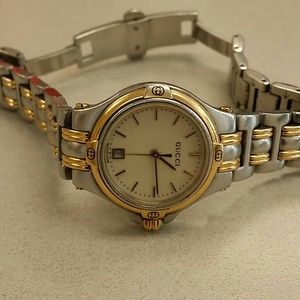 Authentic gucci wristwatch.
