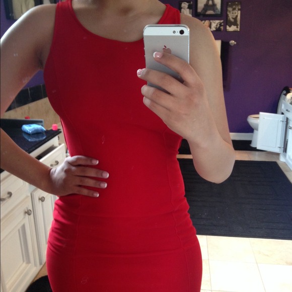 Dress - Picture 2 of 4