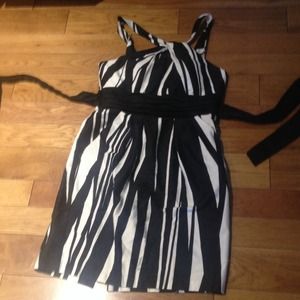 Black and white patterned dress