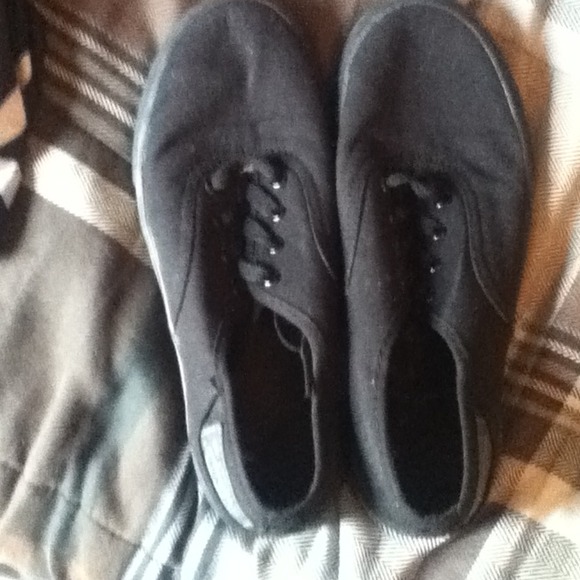 Size 8 leivi Strauss & co. Shoes. Worn 2 times. - Picture 1 of 4