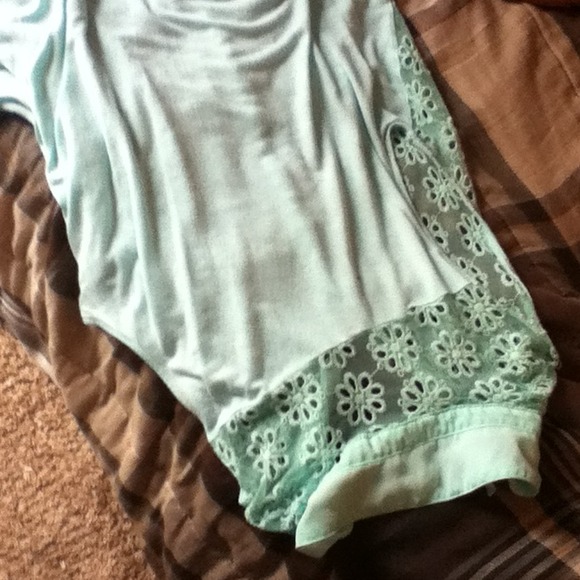 Candies brand tank tee with a pistachio color. - Picture 3 of 3