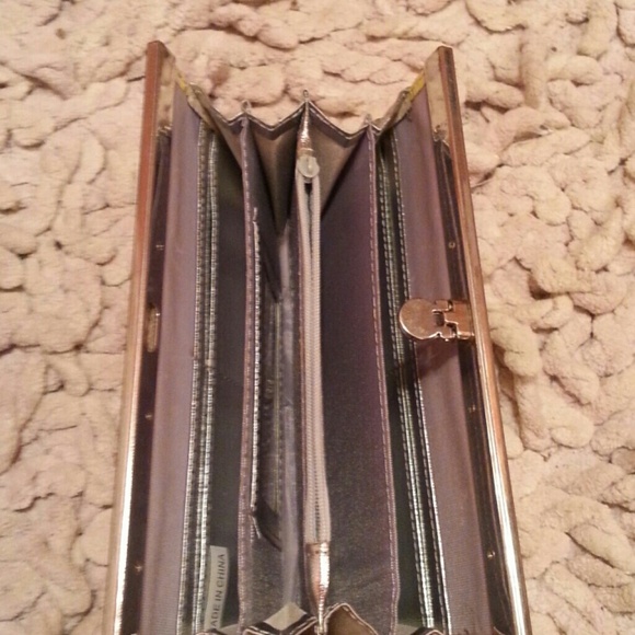 Wallet - Picture 3 of 3