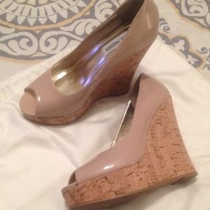 Steve Madden nude wedges