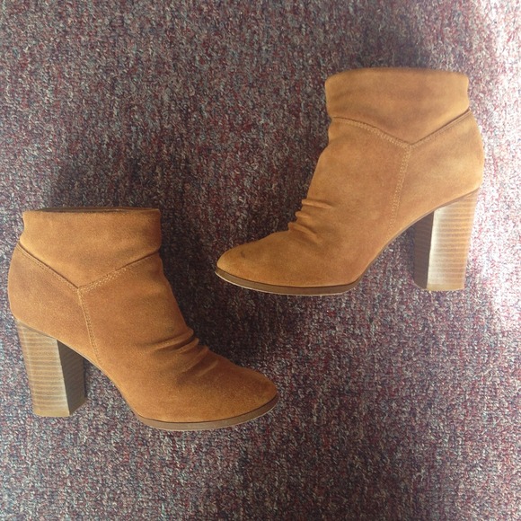 Delia's Boots - Simple Tan Heeled Booties