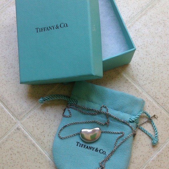 Tiffany & Co. Elsa Peretti bean necklace