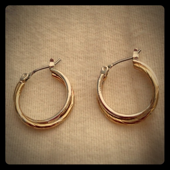 💵Small Hoop Earring