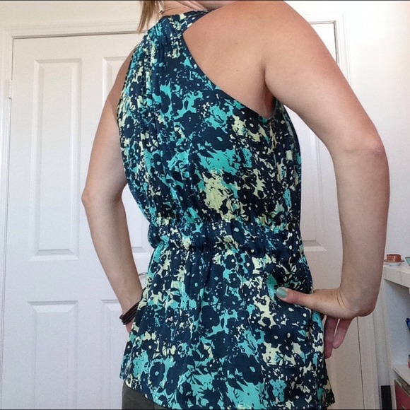 LC Lauren Conrad Tops - LC Lauren Conrad Floral Sleeveless Blouse LC Lauren Conrad Tops - LC Lauren Conrad Floral Sleeveless Blouse