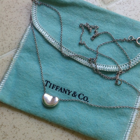 Elsa Peretti Tiffany & Co small bean necklace