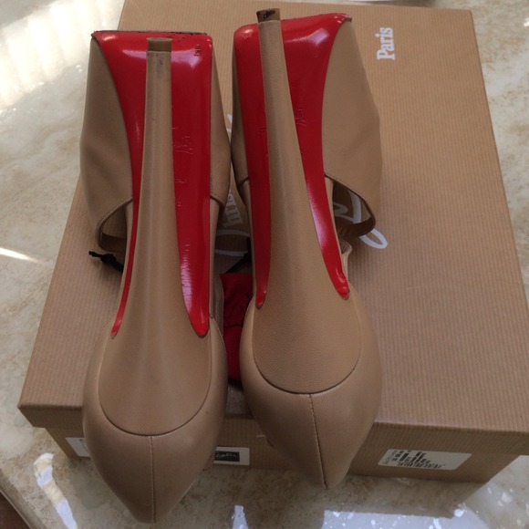 🔴SOLD❗️💯% Authentic Christian Louboutin Beige🔥 - Picture 4 of 4