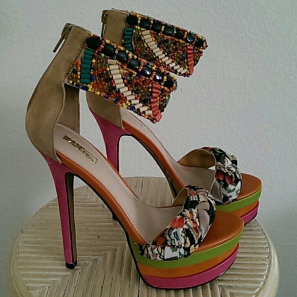 Wild Pair Heels Size 6 M