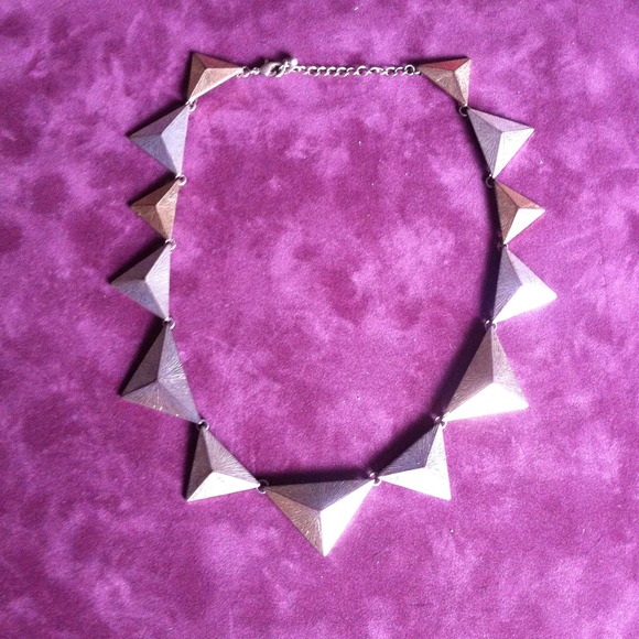 Forever 21 etched triangle necklace