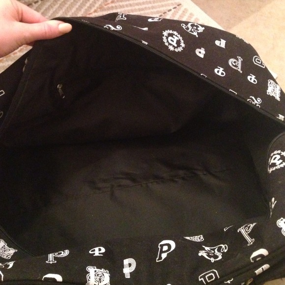 🚫traded🚫Victoria secret duffle bag - Picture 3 of 4