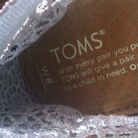 TOMS - Picture 4 of 4